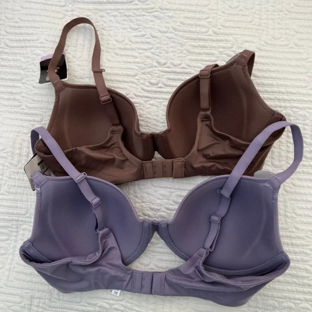 A pair of Wacoal 34 D Perfect Primer Underwire T-Shirt Bras - Picture 3 of 10
